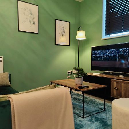 سويندون City Centered 2 Bed Serviced Apartment- Sherpa Homes المظهر الخارجي الصورة