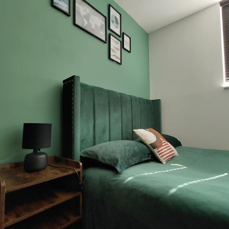 سويندون City Centered 2 Bed Serviced Apartment- Sherpa Homes المظهر الخارجي الصورة